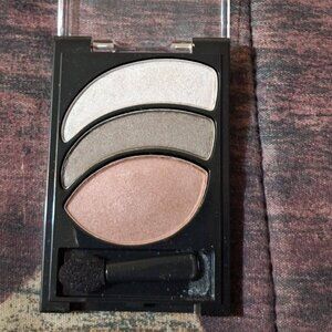 🌙 Almay Eyeshadow Trio – Mulberry Moonlight 🌙